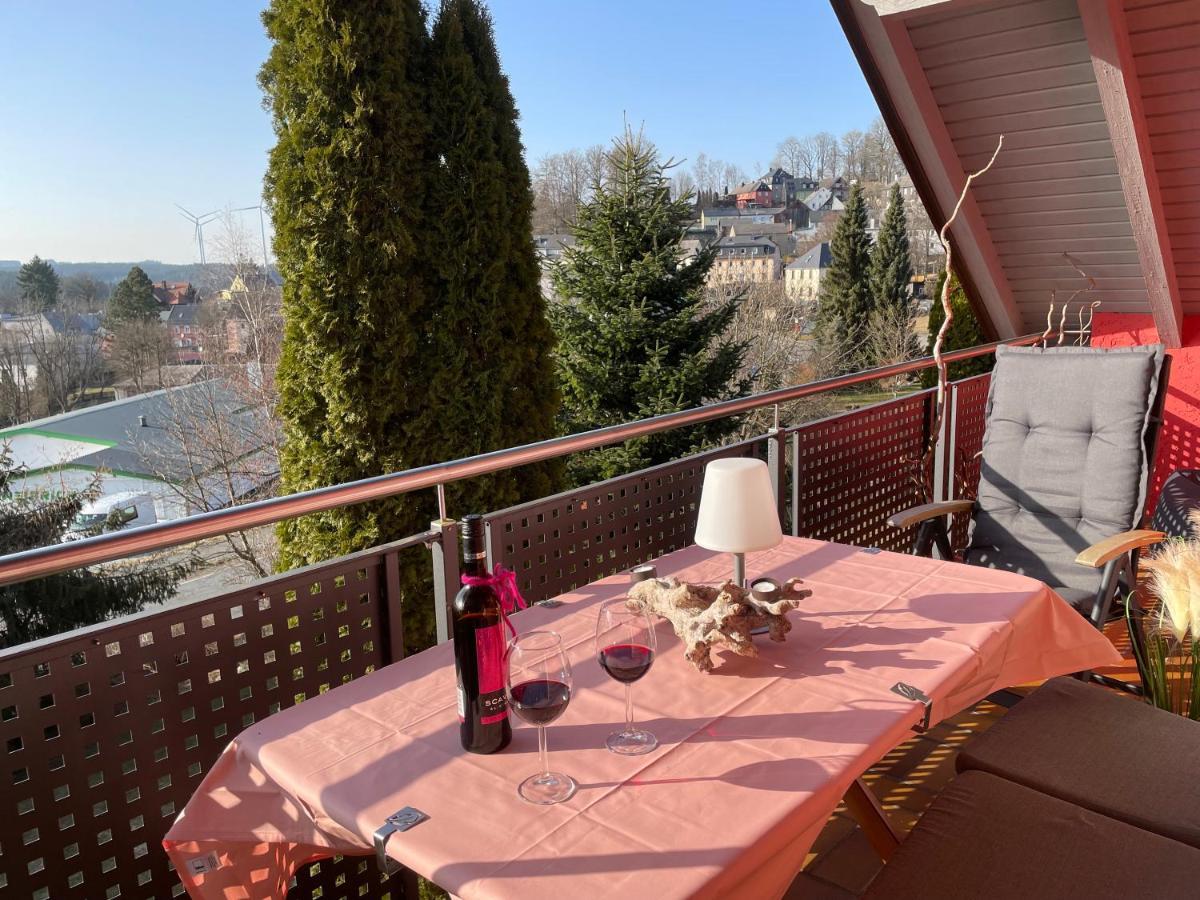 Tolle Ferienwohnung Mit Loggia In Schauenstein 100Qm Bei Hof An Der Saale Frankenwald Luaran gambar